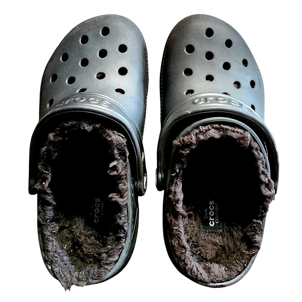 Crocs Black Cozzy Faux Fur Lined Unisex Clogs M4 W6